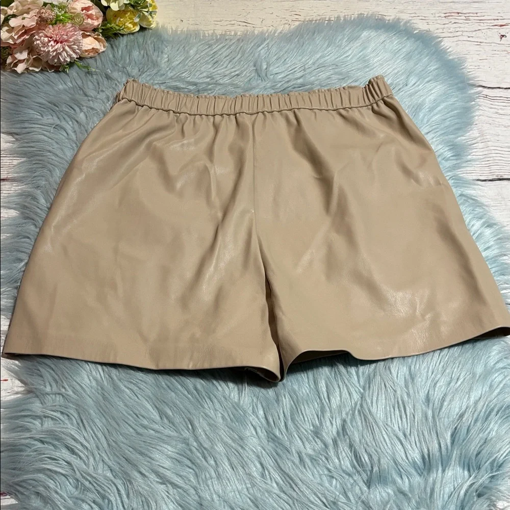 Halogen High Waist Suede Blend Cream Shorts sz M